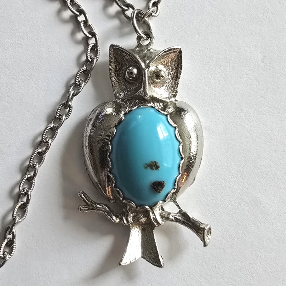 Vintage owl necklace silver tone turquoise blue color cabochon bird long